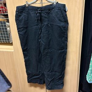 Allen Allen linen black clay digger:capris in size XL - like new so comfy.